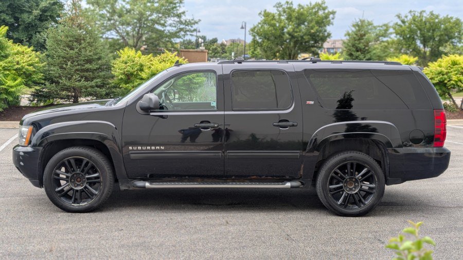 Used 2010 Chevrolet Suburban LT w/ Luxury Package AWD/4WD image 7