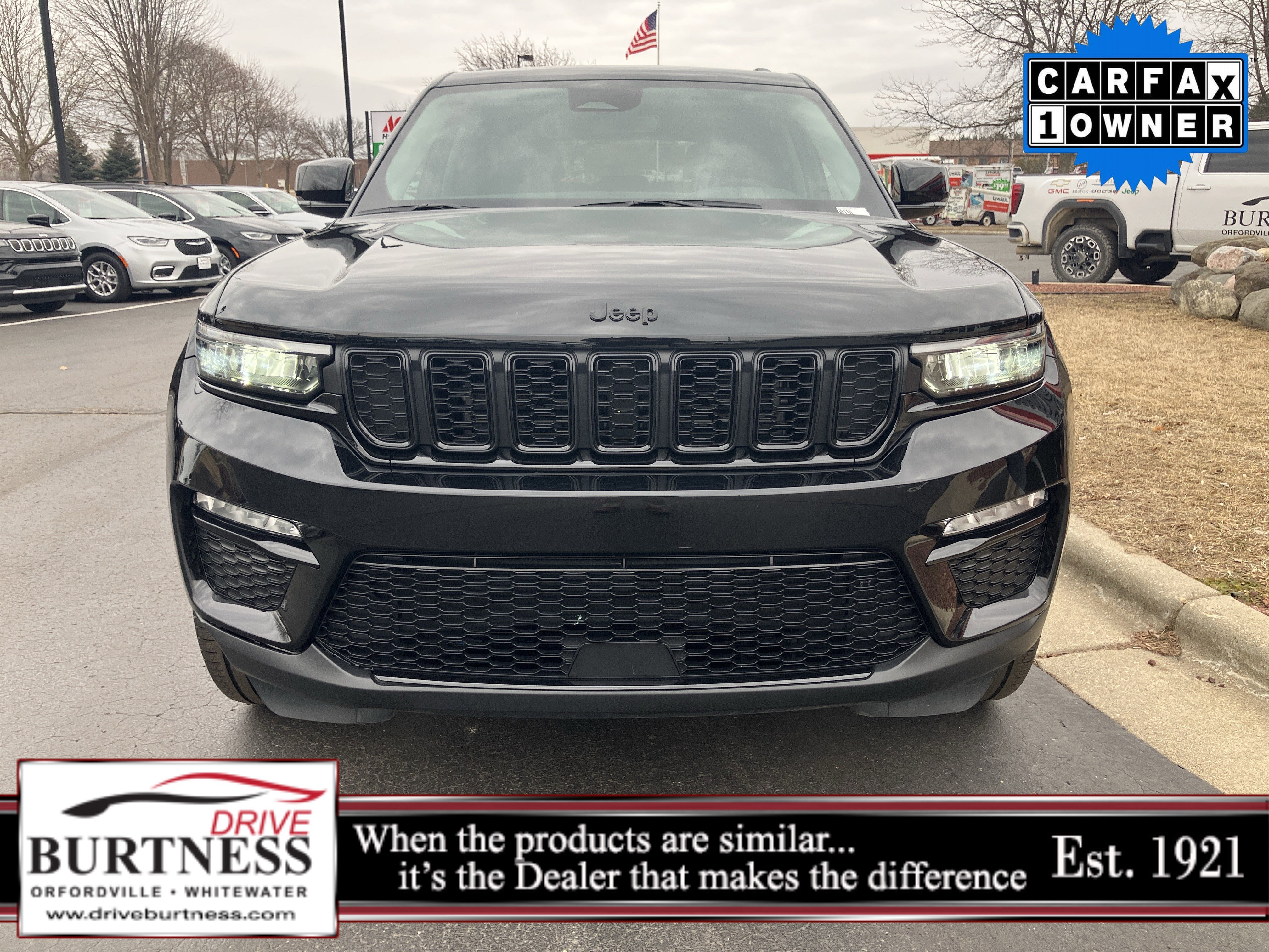 Used 2023 Jeep Grand Cherokee Limited w/ Black Appearance Package image 15