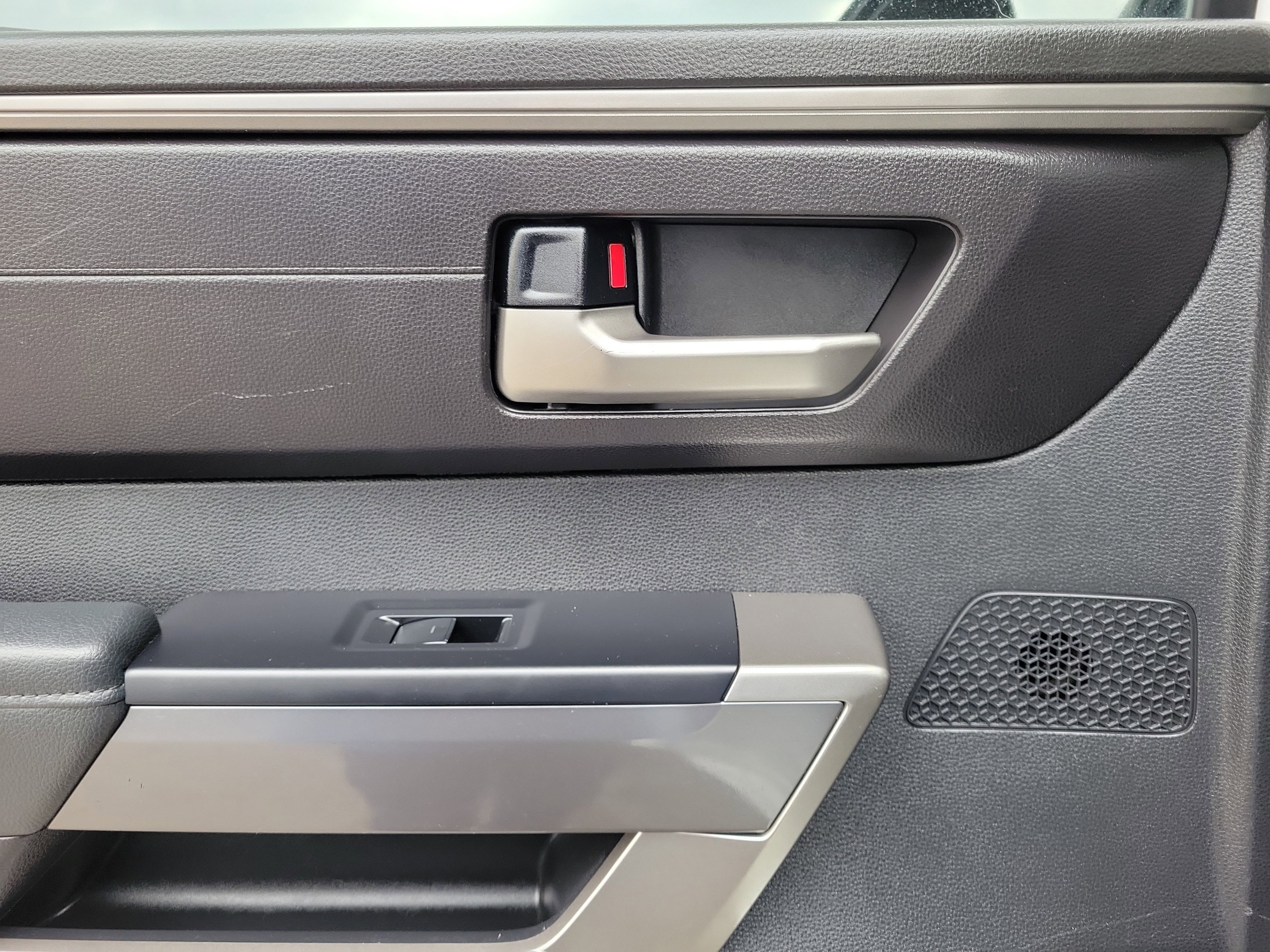 Used 2022 Toyota Tundra SR5 w/ SR5 Convenience Package image 12