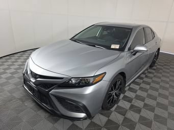 Used 2023 Toyota Camry SE FWD image 1