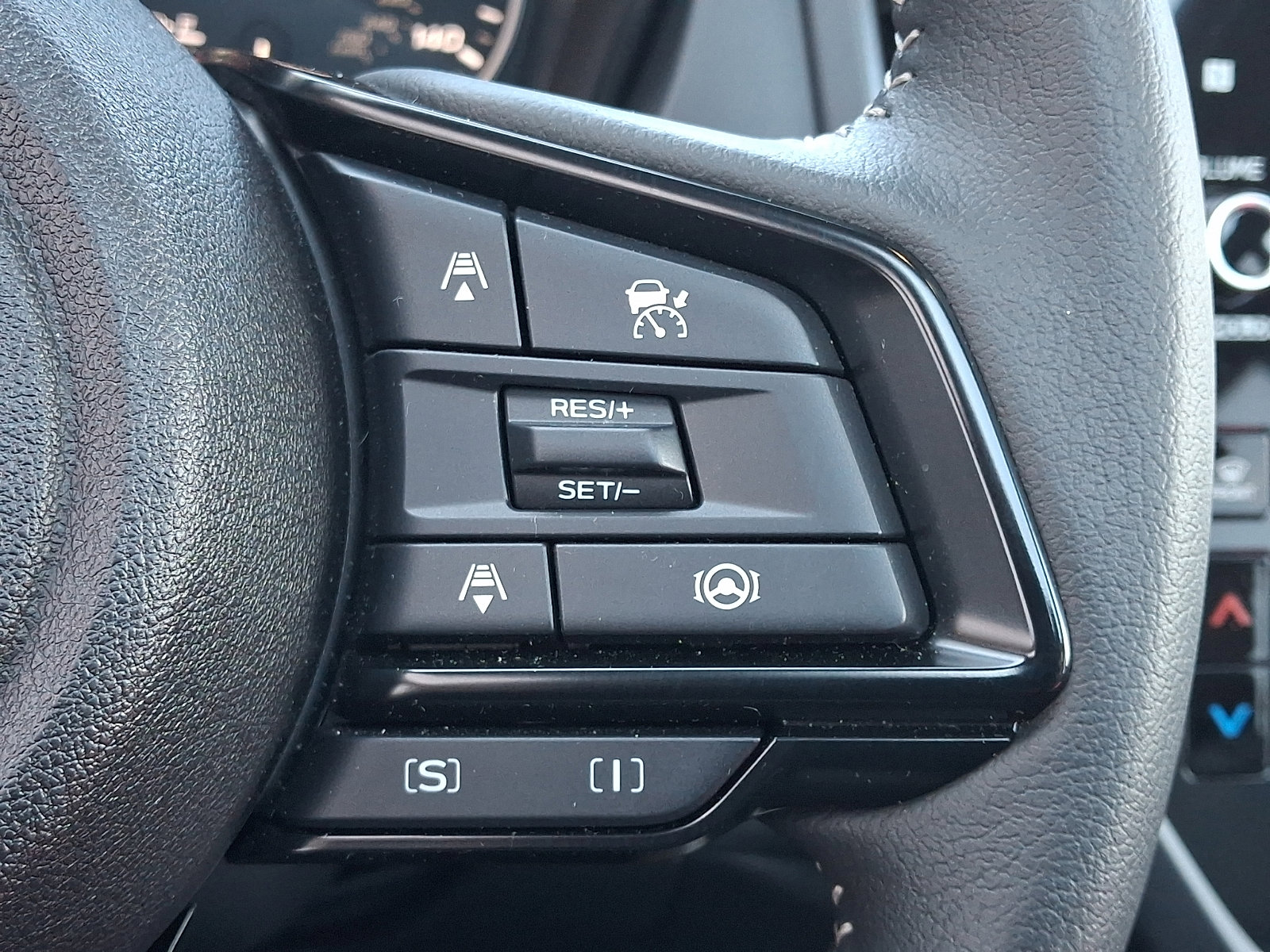 Used 2025 Subaru Forester Premium w/ Convenience Package #1 image 25