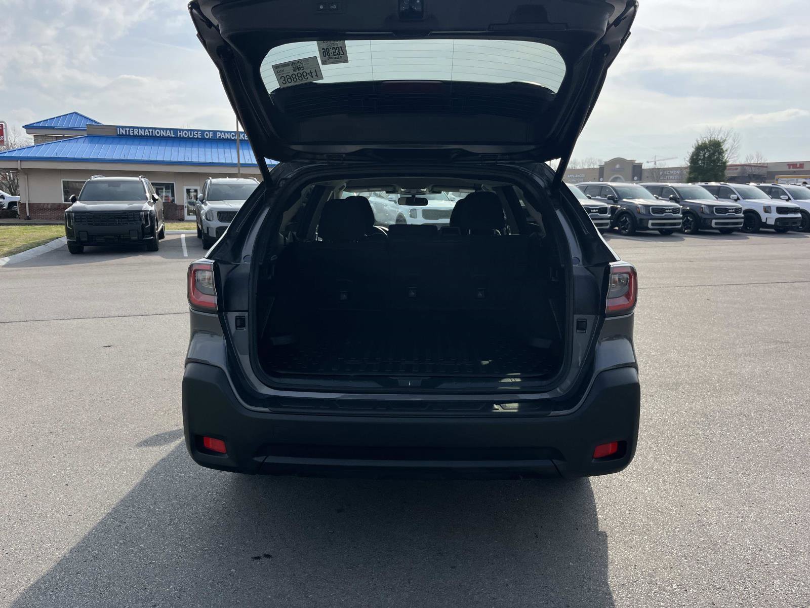 Used 2024 Subaru Outback Premium image 12