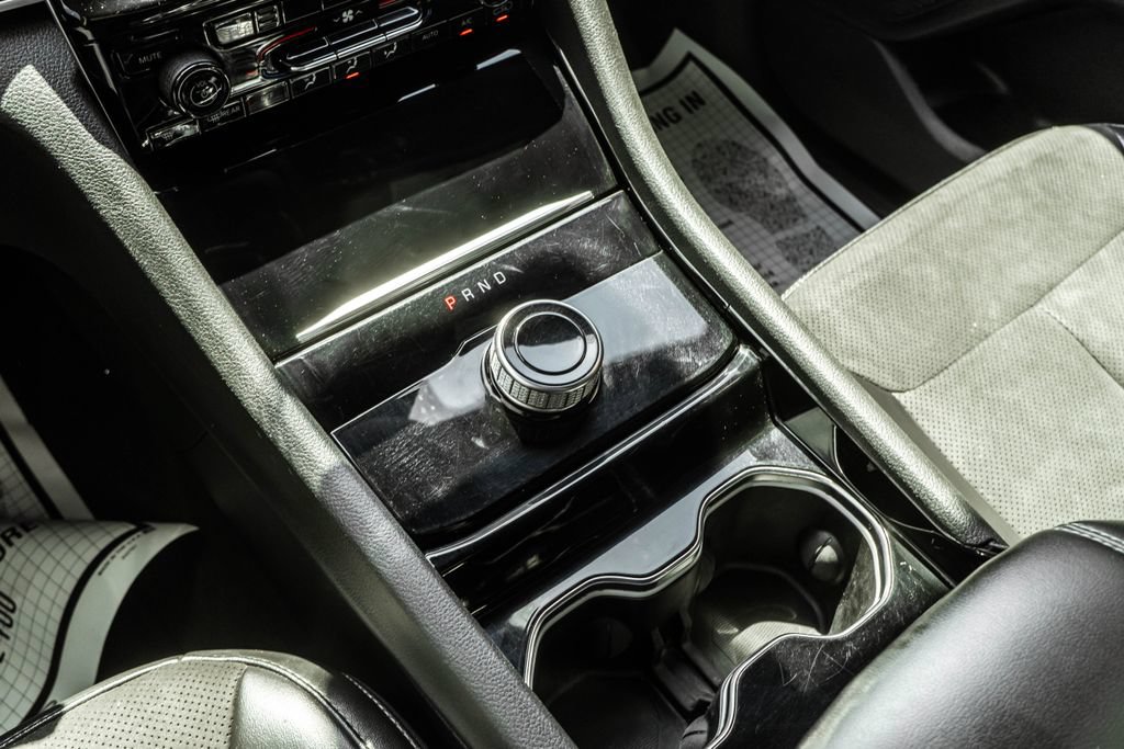 Used 2023 Jeep Grand Cherokee Altitude AWD/4WD image 14