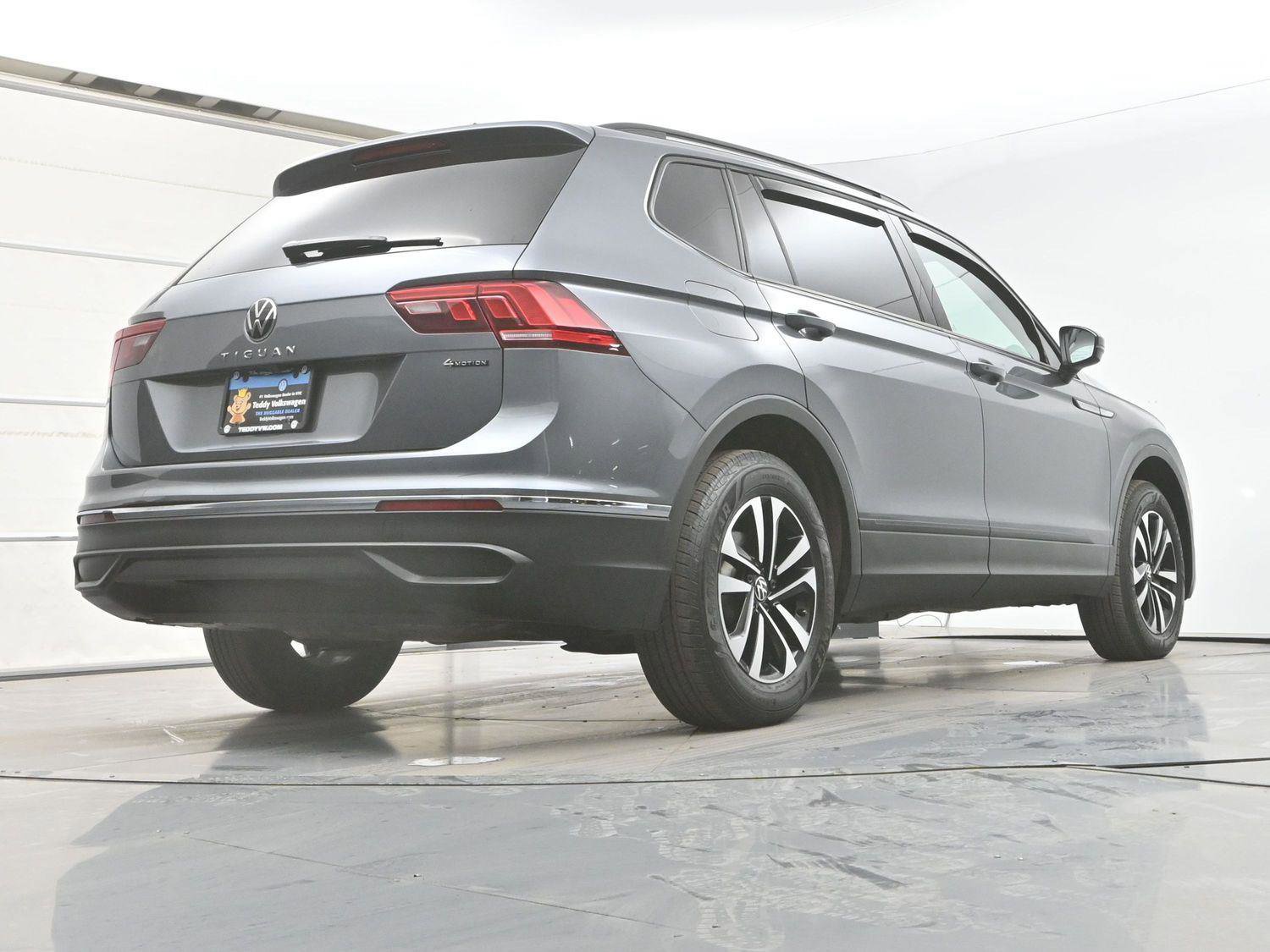 Used 2024 Volkswagen Tiguan S image 31