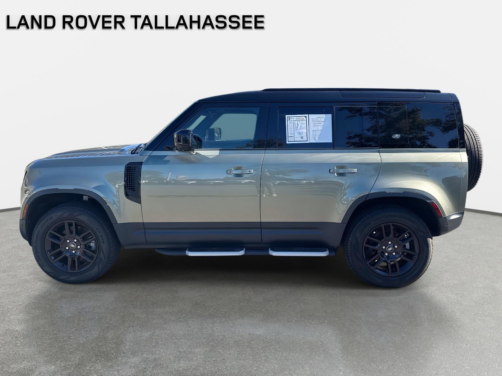 Used 2023 Land Rover Defender 110 S image 8