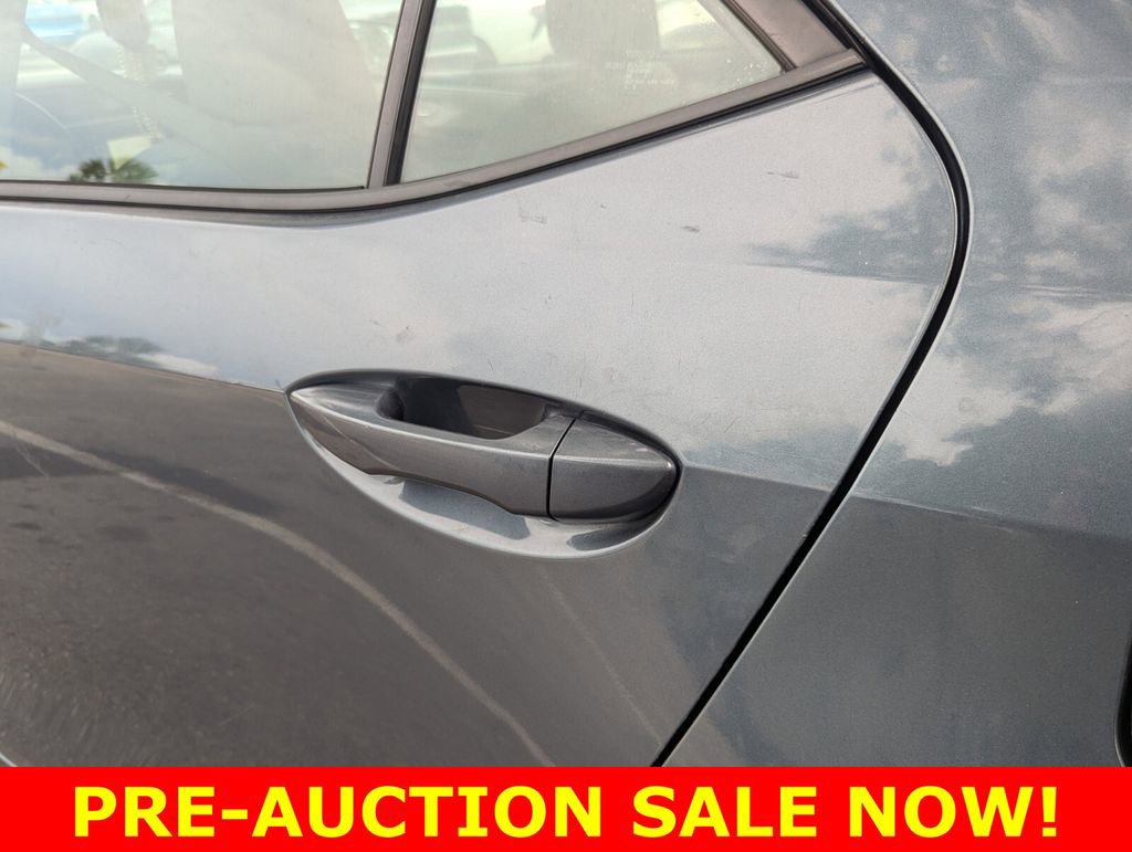 Used 2014 Toyota Corolla LE FWD image 18