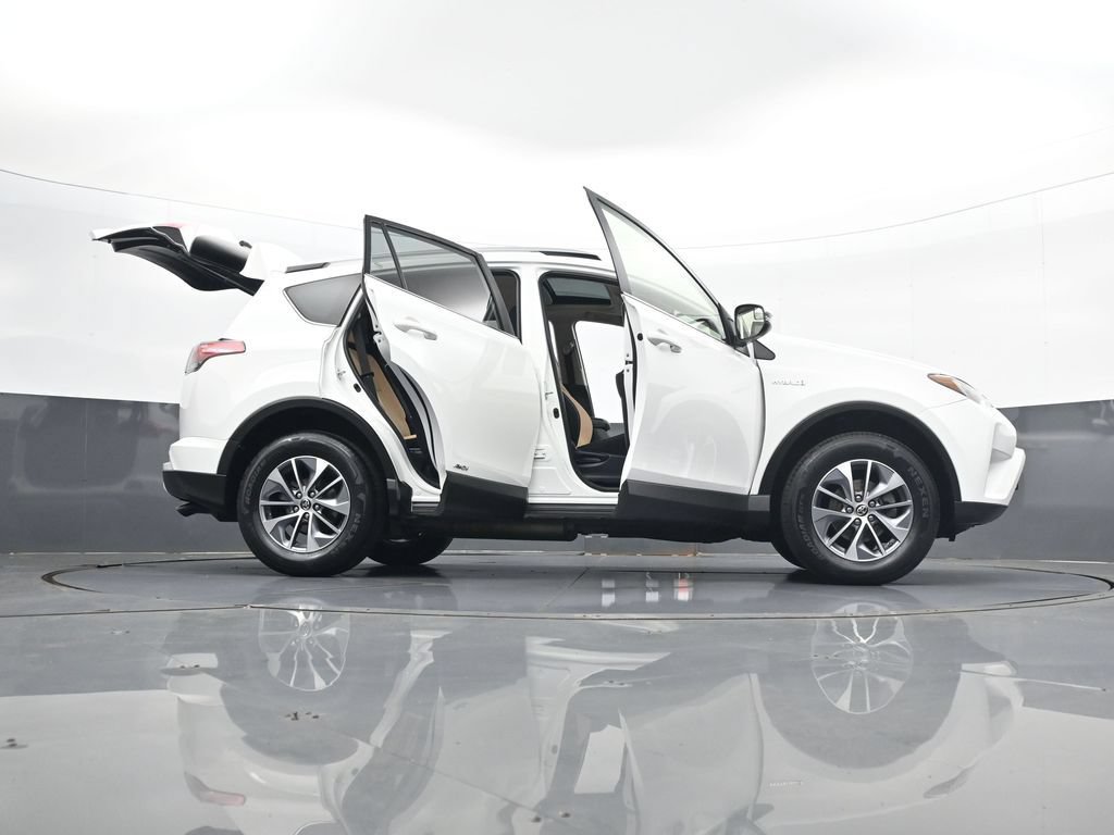 Used 2016 Toyota RAV4 XLE AWD/4WD image 33