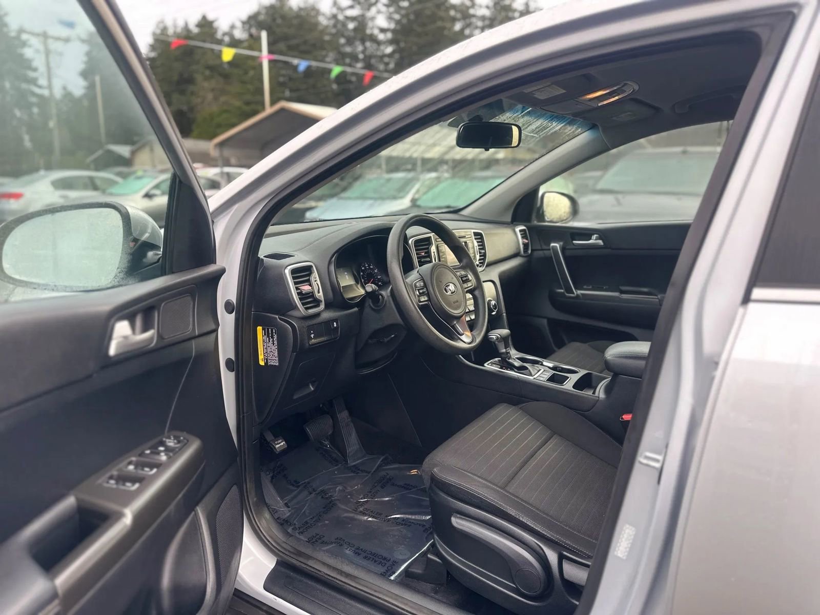 Used 2018 Kia Sportage LX image 9