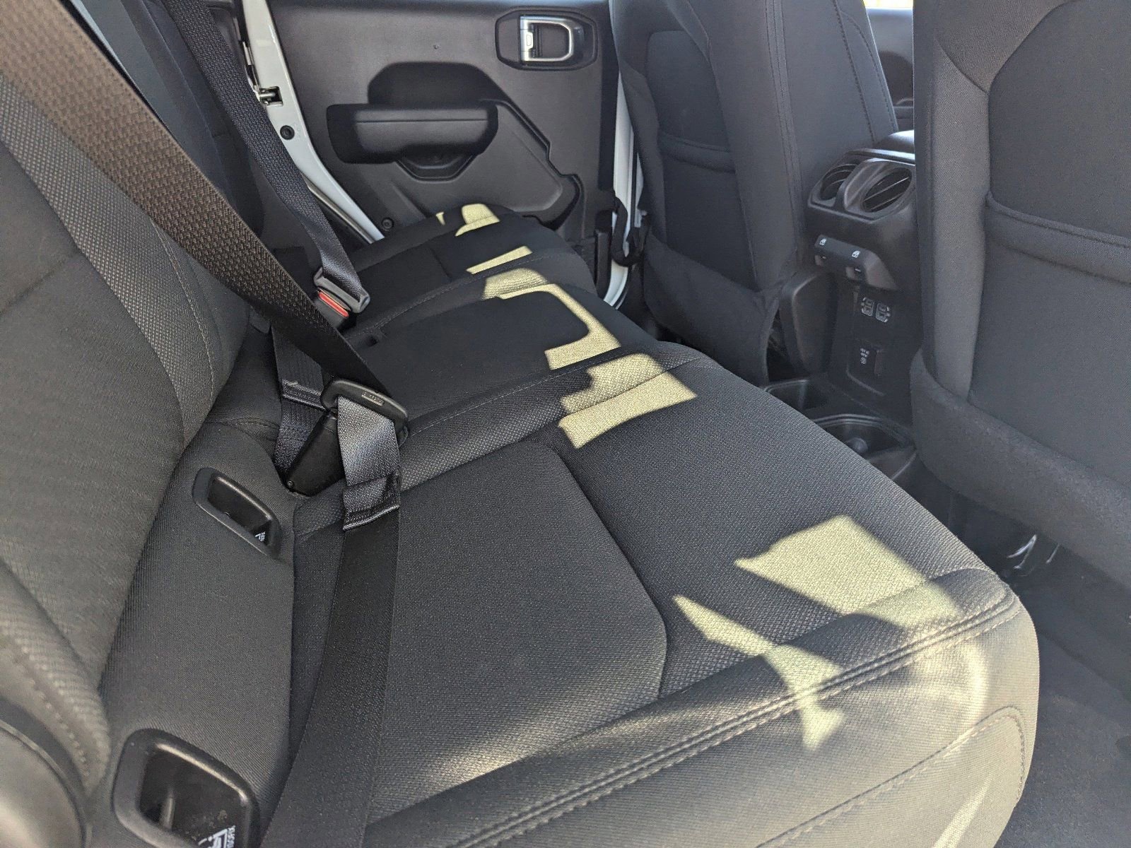 Used 2023 Jeep Gladiator Willys image 14