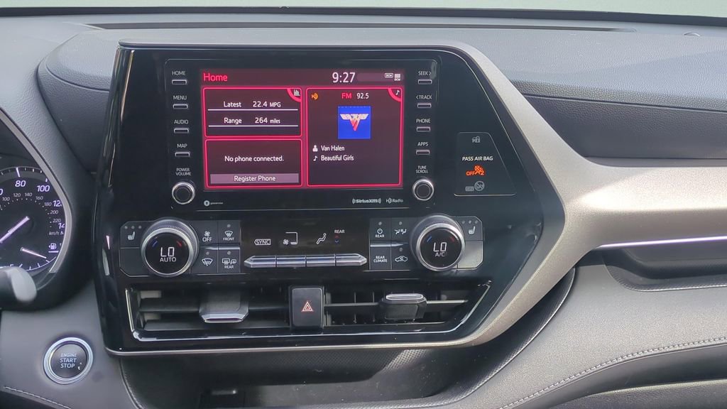 Used 2020 Toyota Highlander XLE FWD image 14