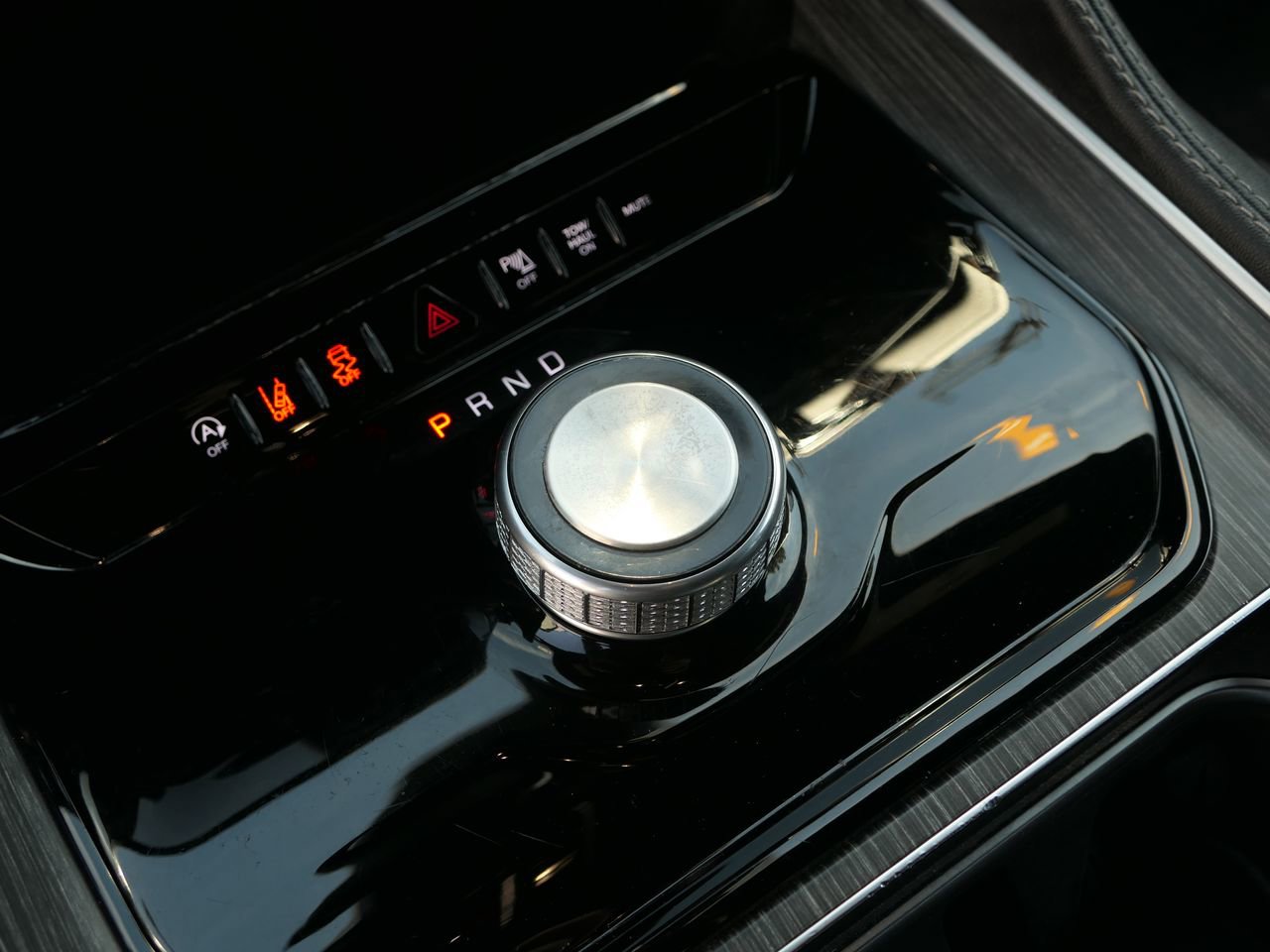 Used 2024 Jeep Wagoneer L Series II image 22