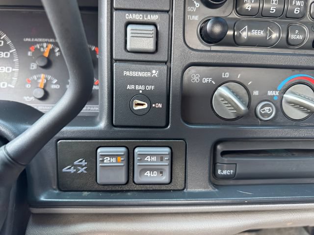 Used 1998 Chevrolet Silverado 1500 4x4 Extended Cab w/ Preferred Equipment Group 2 image 27