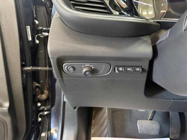 Used 2021 Buick Envision Essence w/ Technology Package I FWD image 17