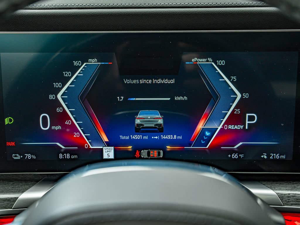 Used 2024 BMW i7 eDrive50 w/ M Sport Package RWD image 26