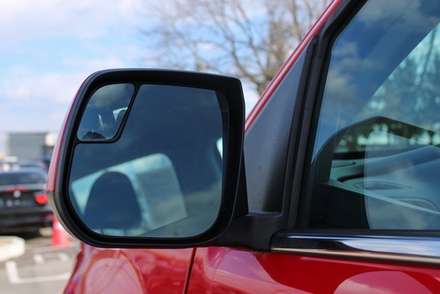 Used 2015 Chevrolet Colorado LT image 8