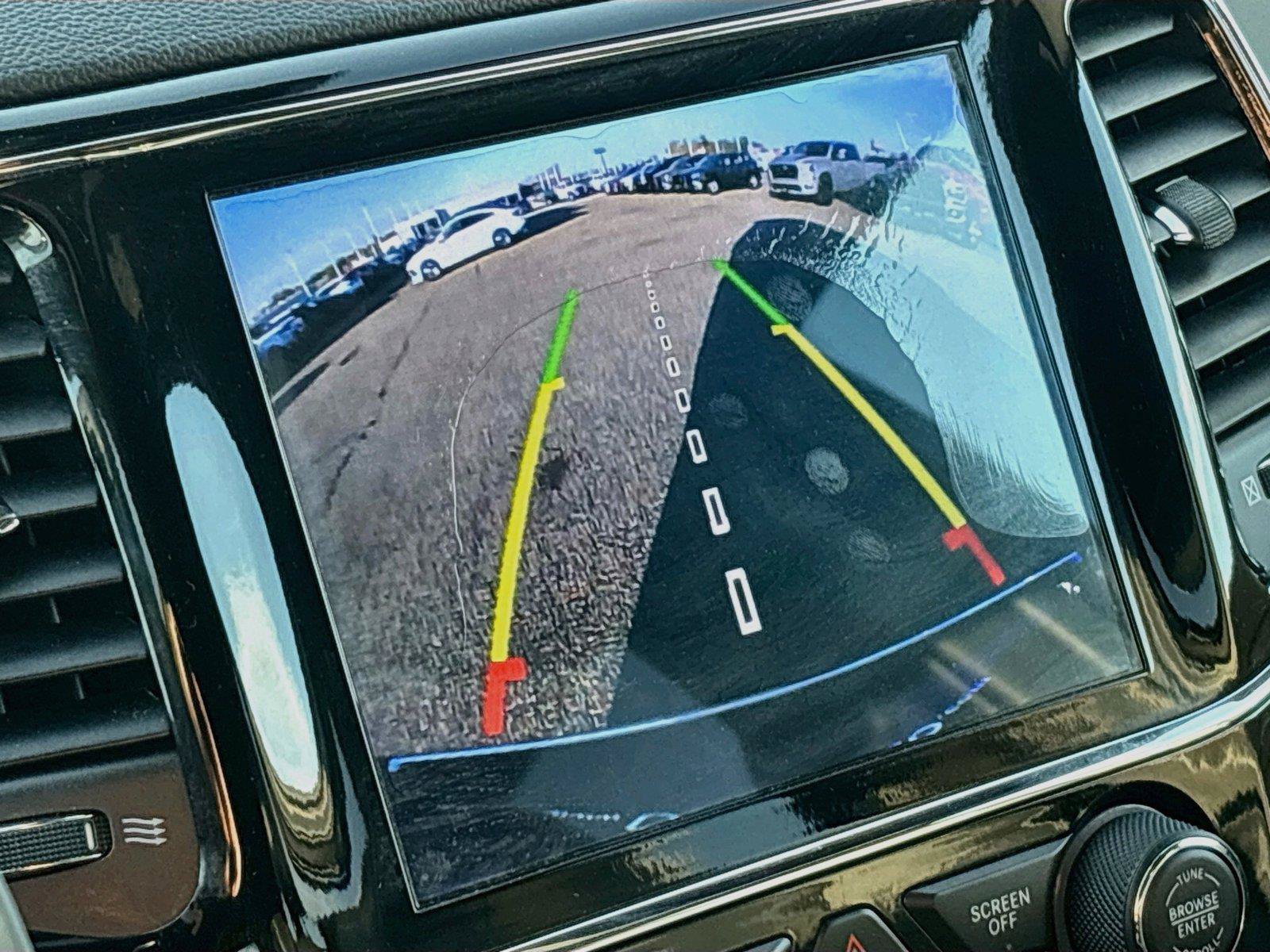 Used 2019 Jeep Grand Cherokee Overland AWD/4WD image 6