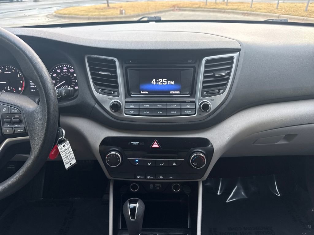 Used 2017 Hyundai Tucson SE image 14