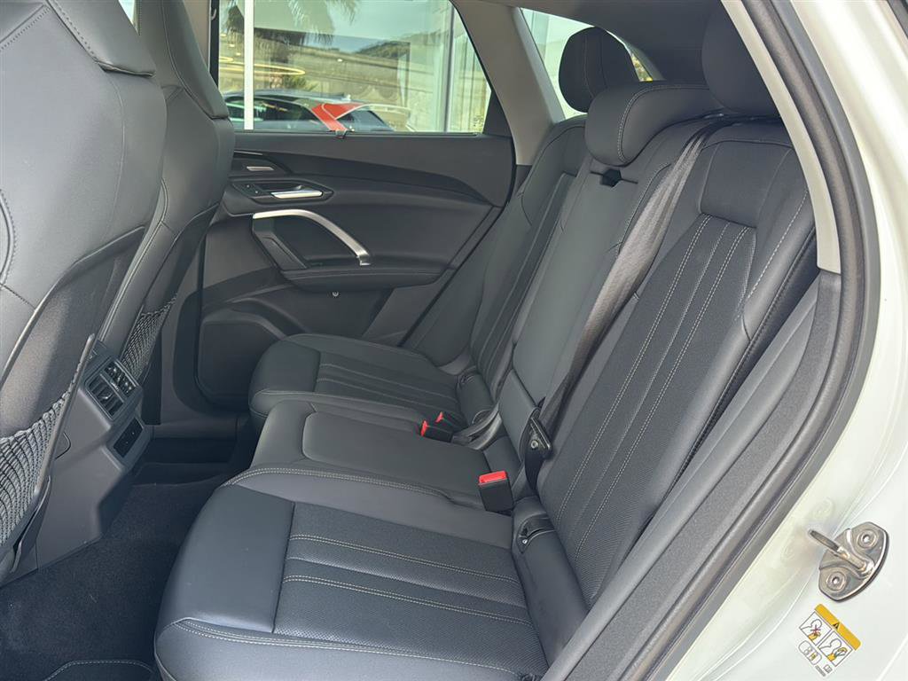 Used 2025 Audi Q5 Premium Plus w/ Premium Plus image 14