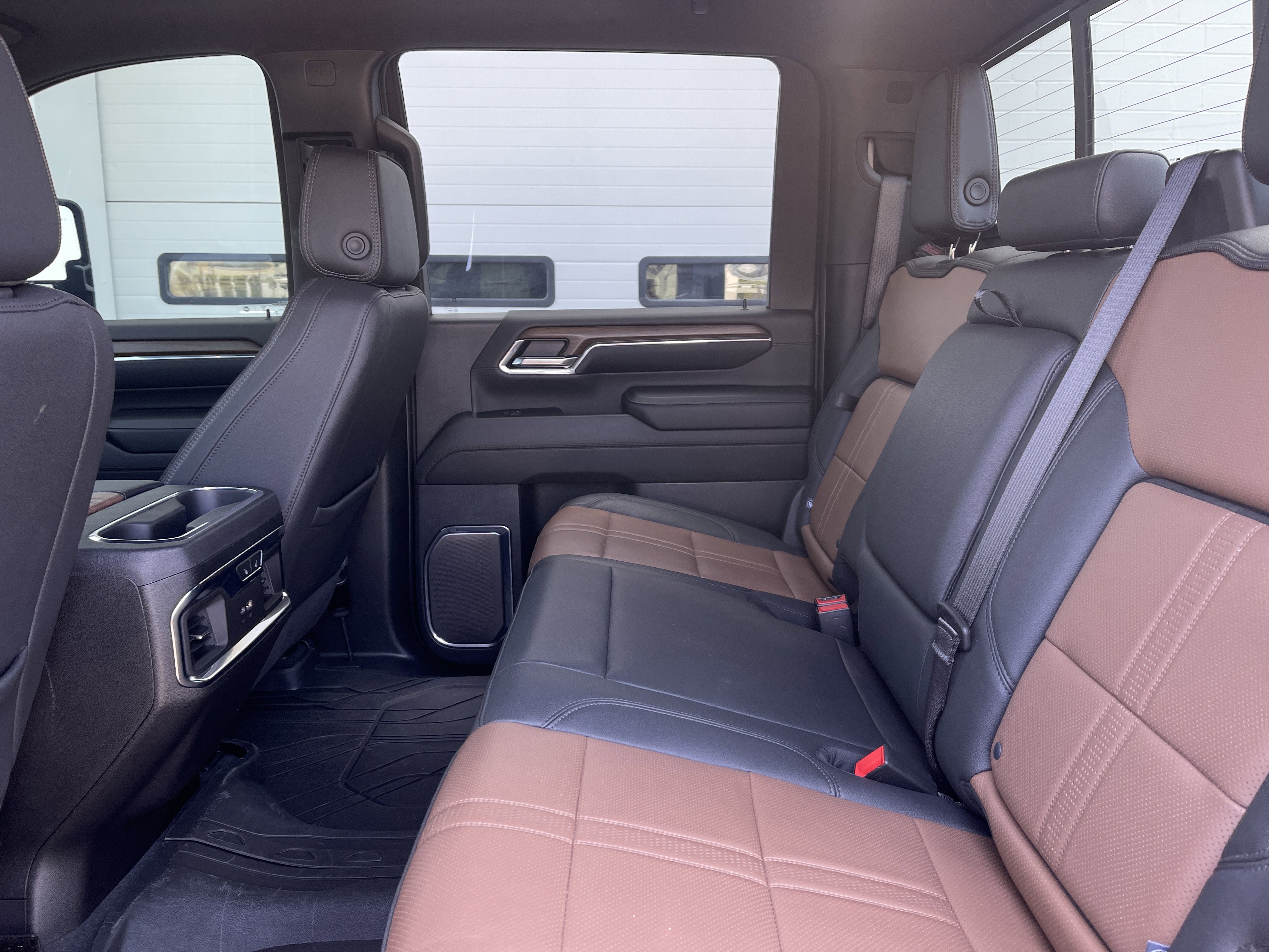 Used 2024 Chevrolet Silverado 2500 High Country w/ High Country Premium Package AWD/4WD image 26