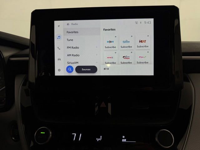 Used 2025 Toyota Corolla SE image 21