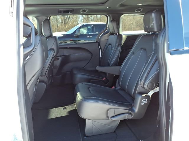 New 2026 Chrysler Pacifica Select image 24