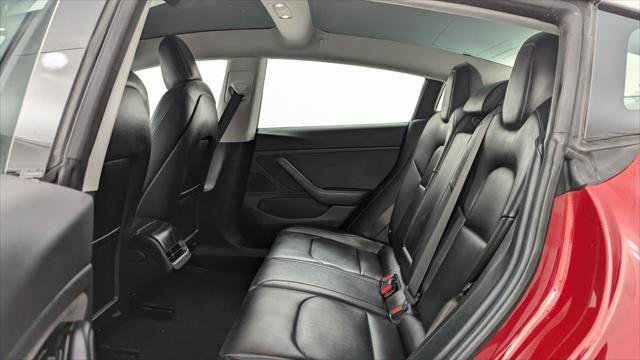 Used 2018 Tesla Model 3 Long Range image 16