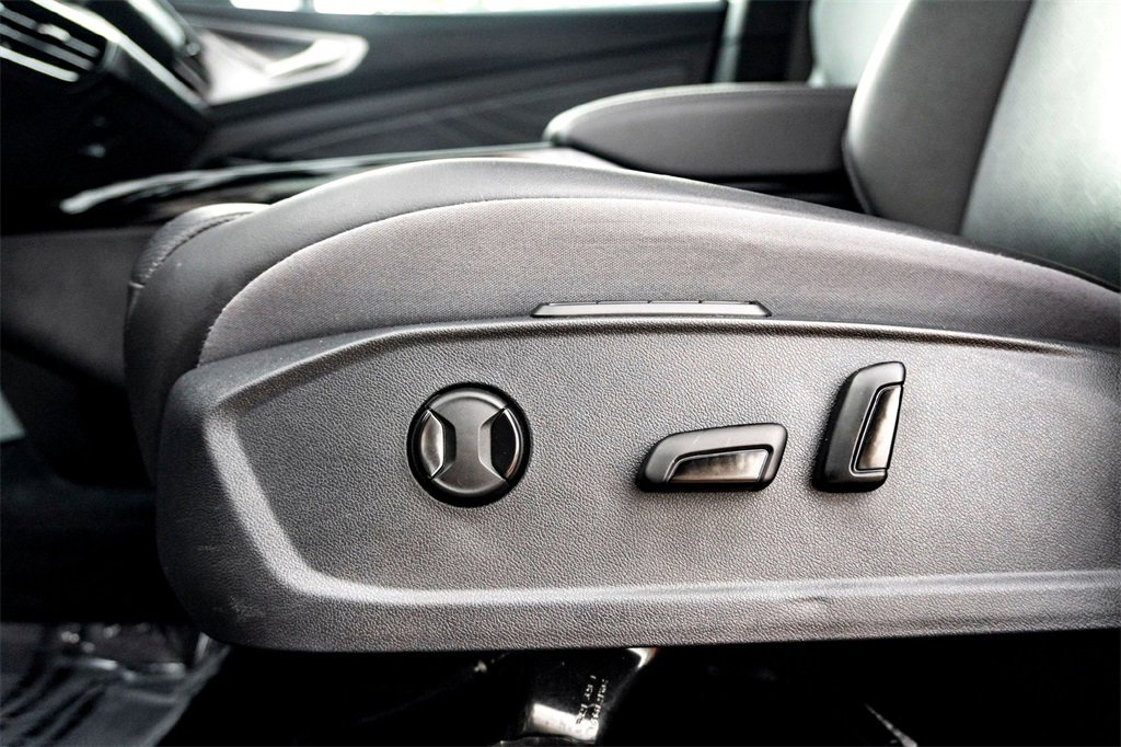 Used 2023 Volkswagen ID.4 Pro S Plus image 12