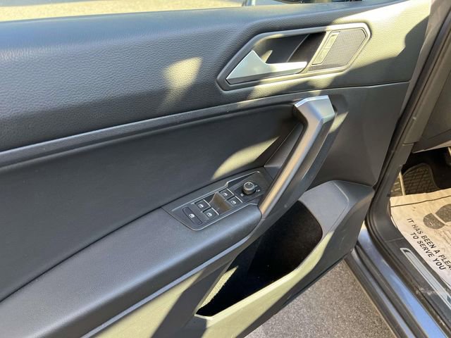 Certified 2021 Volkswagen Tiguan SE R-Line AWD/4WD image 16