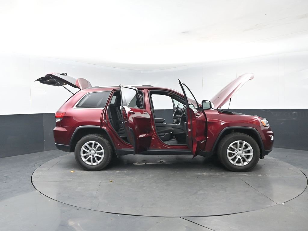 Used 2021 Jeep Grand Cherokee Laredo image 27