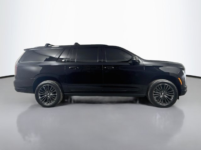 Used 2025 Cadillac Escalade ESV Sport Platinum AWD/4WD image 4