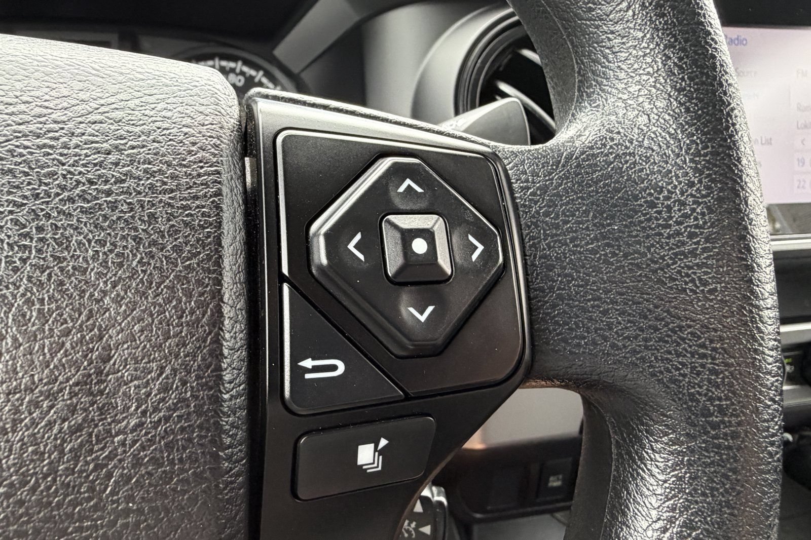 Used 2021 Toyota Tacoma SR RWD image 22