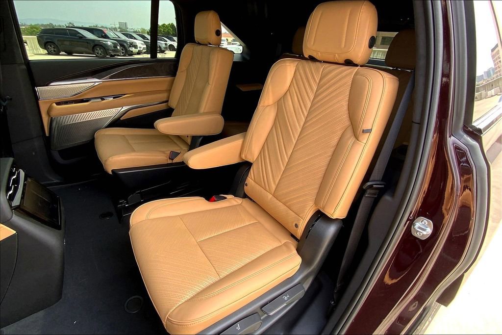 New 2025 Cadillac Escalade IQ Luxury 2 image 27
