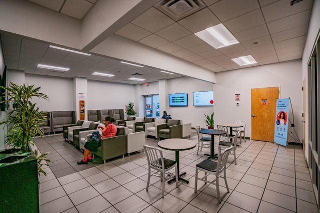 Used 2015 Nissan Rogue SV image 10