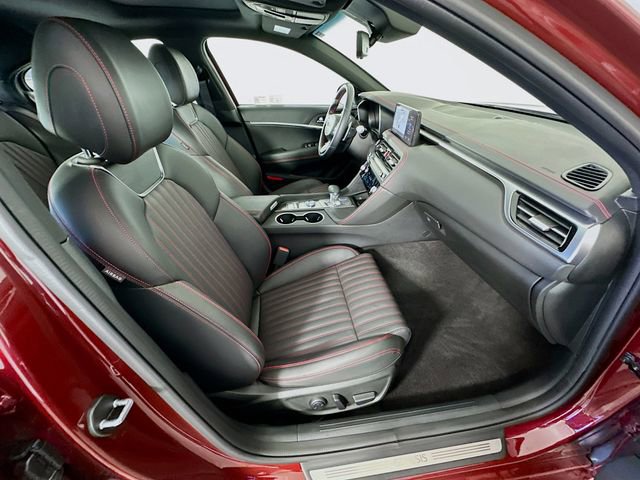 Certified 2025 Genesis G70 2.5T w/ Sport Prestige Package image 29