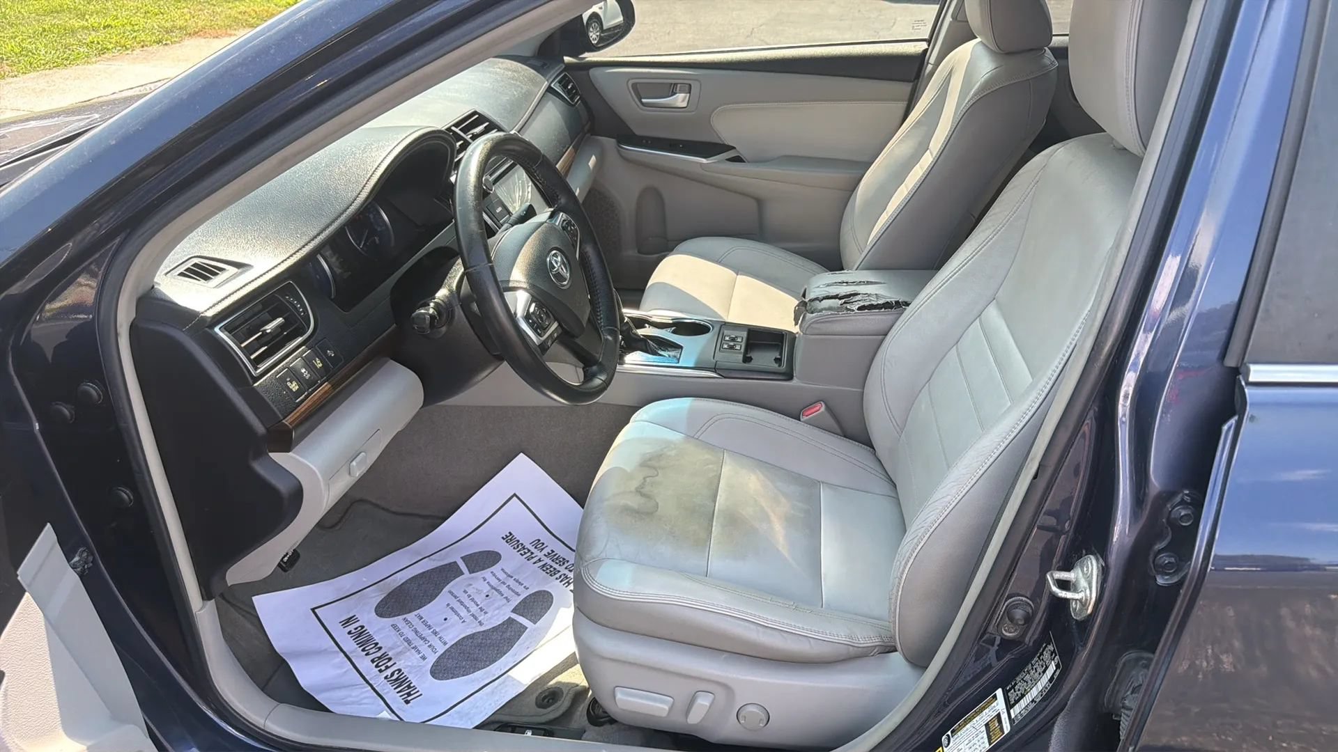 Used 2015 Toyota Camry XLE w/ Advanced Technology Package FWD image 9