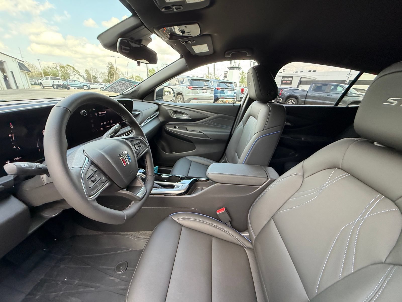 New 2026 Buick Envista Sport Touring w/ Convenience I Package FWD image 4