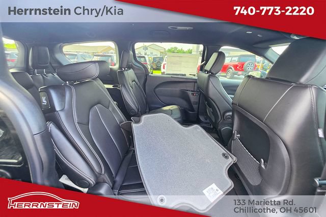 New 2026 Chrysler Voyager LX FWD image 26
