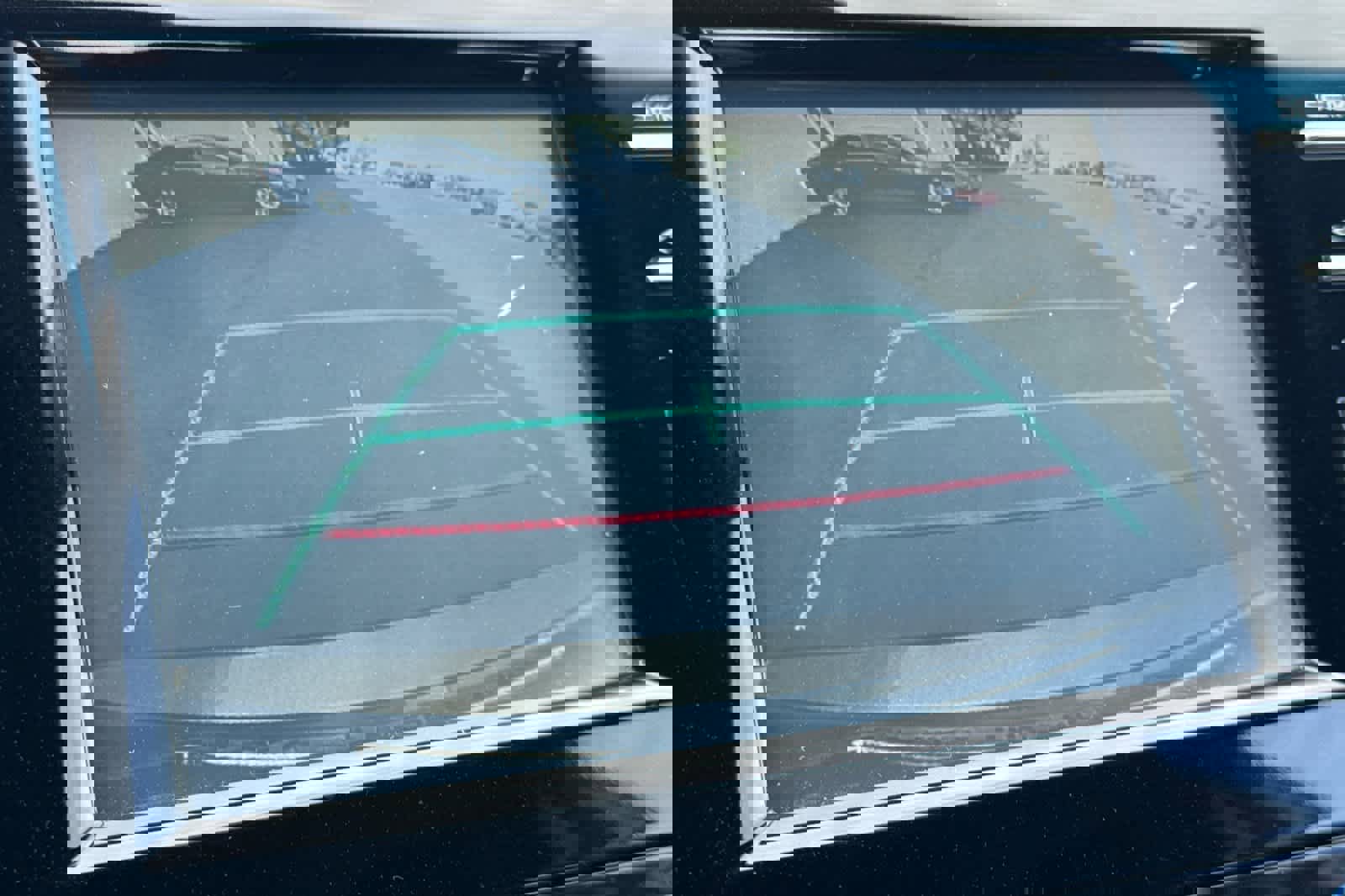 Used 2018 Toyota Camry LE image 19