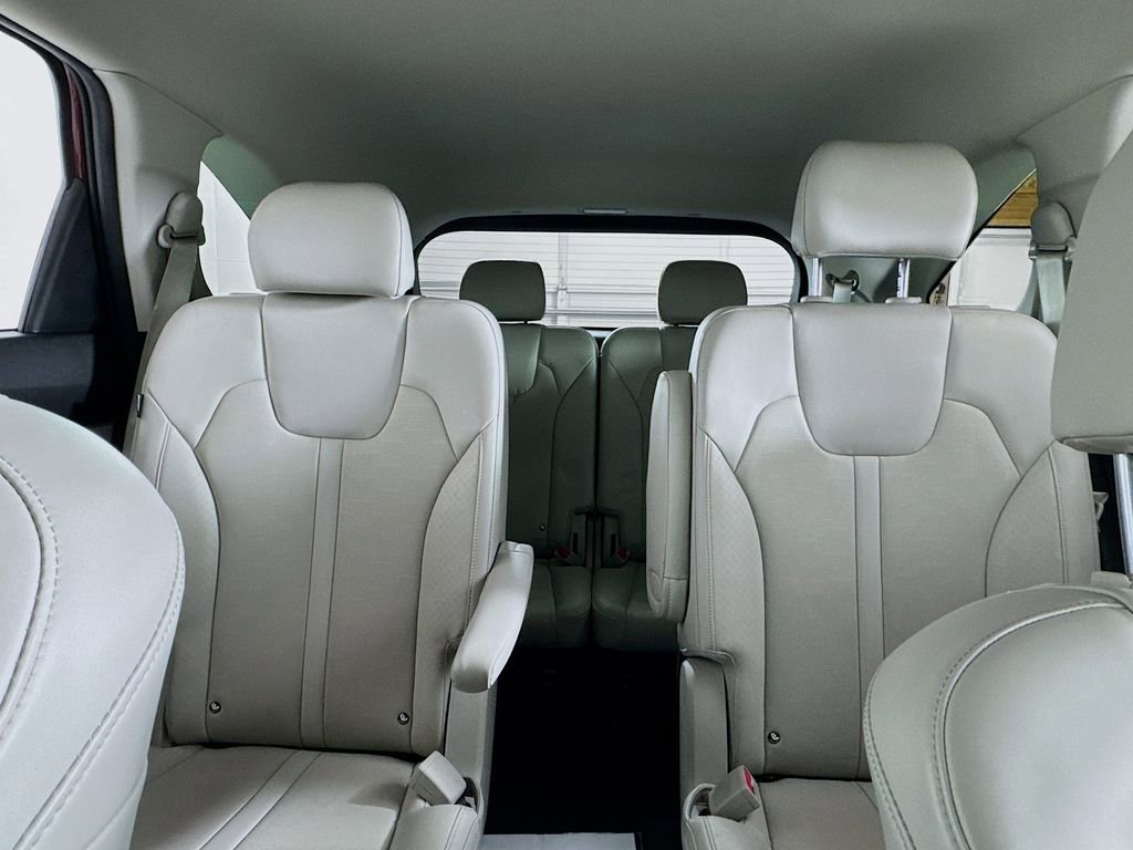 Used 2024 Kia Sorento EX image 16