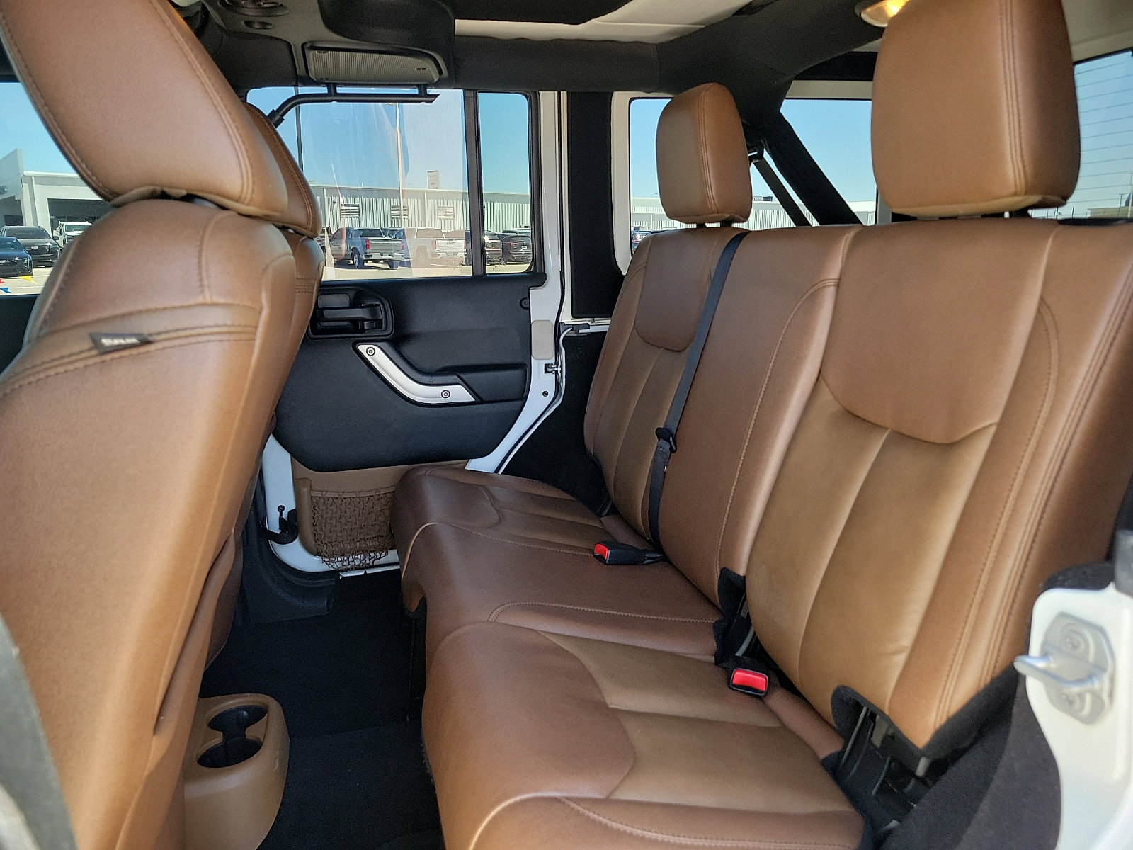 Used 2017 Jeep Wrangler Unlimited Rubicon w/ Connectivity Group AWD/4WD image 8