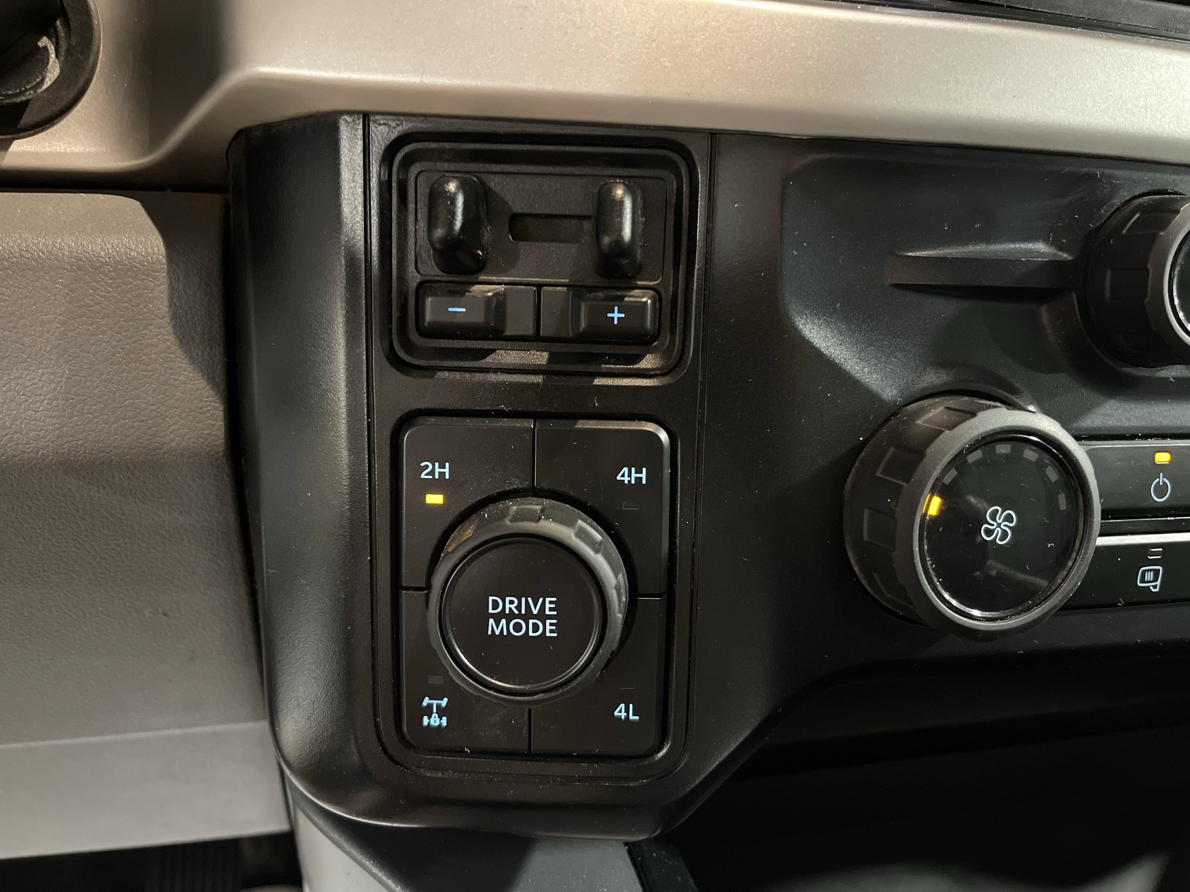 Used 2024 Ford F250 XLT w/ FX4 Off-Road Package image 28