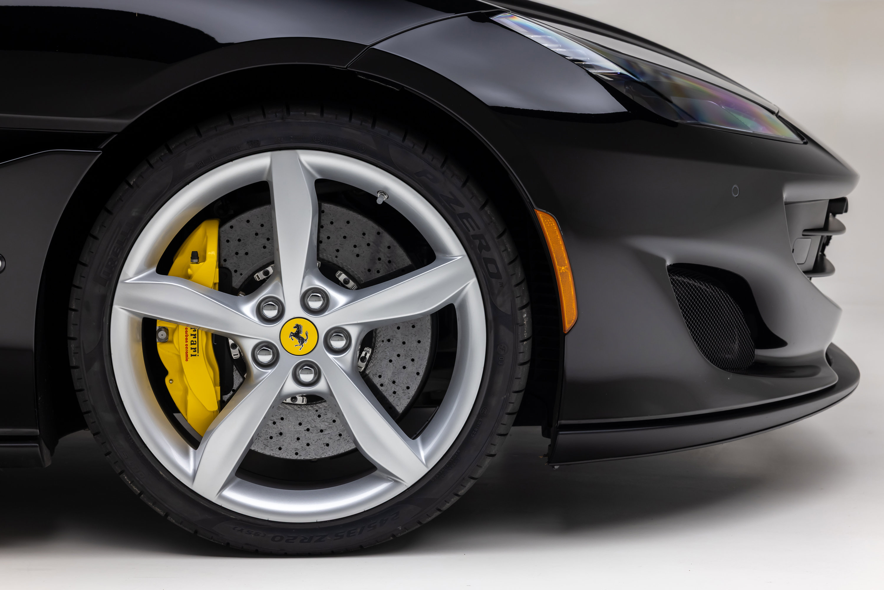 Used 2020 Ferrari Portofino RWD image 14