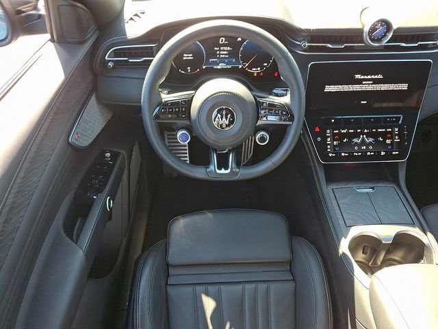 Used 2025 Maserati Grecale Modena image 11