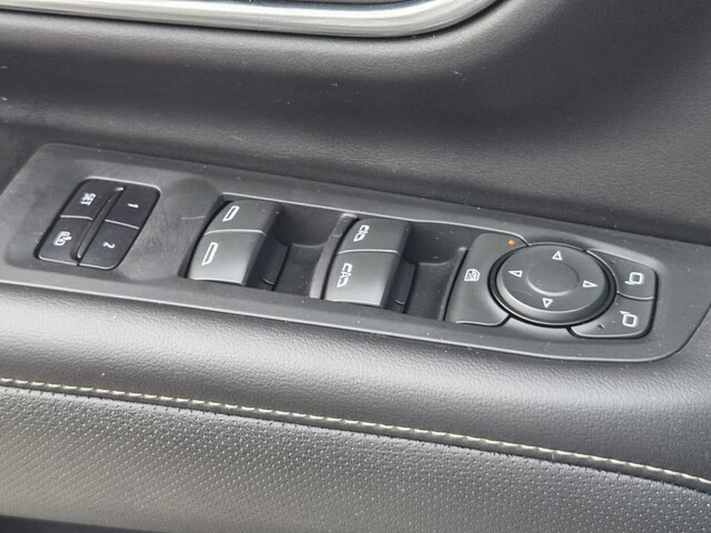 Used 2021 GMC Yukon SLT AWD/4WD image 35