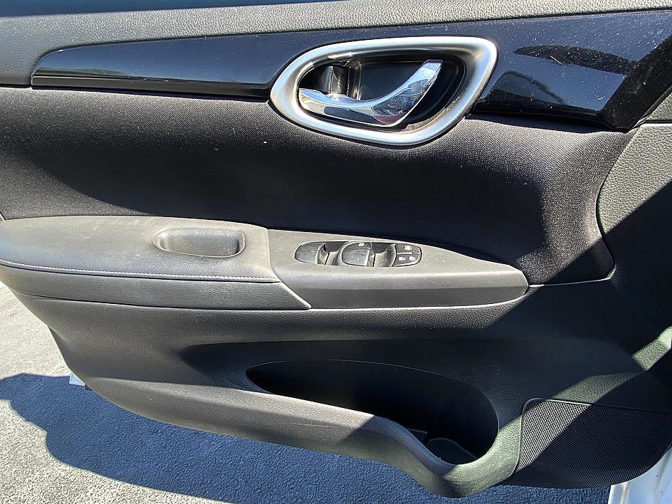 Used 2017 Nissan Sentra SV image 9