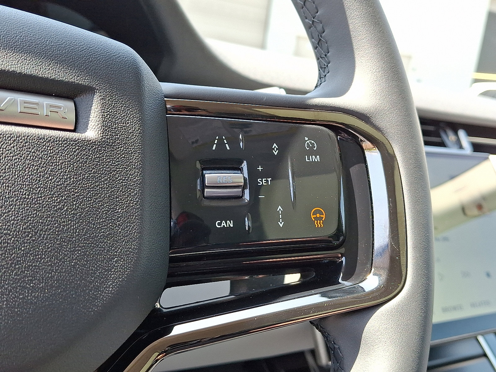 Certified 2025 Land Rover Range Rover Evoque Dynamic SE image 22