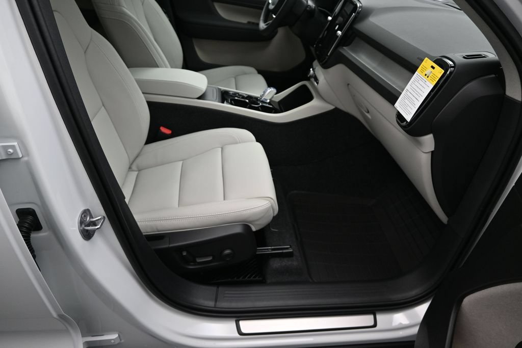 New 2026 Volvo XC40 B5 Plus w/ Climate Package AWD/4WD image 20