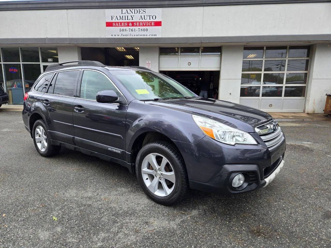 Used 2013 Subaru Outback 2.5i Limited image 1