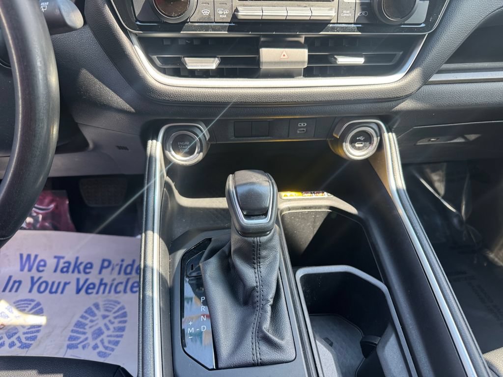 Used 2025 Toyota Grand Highlander AWD image 11