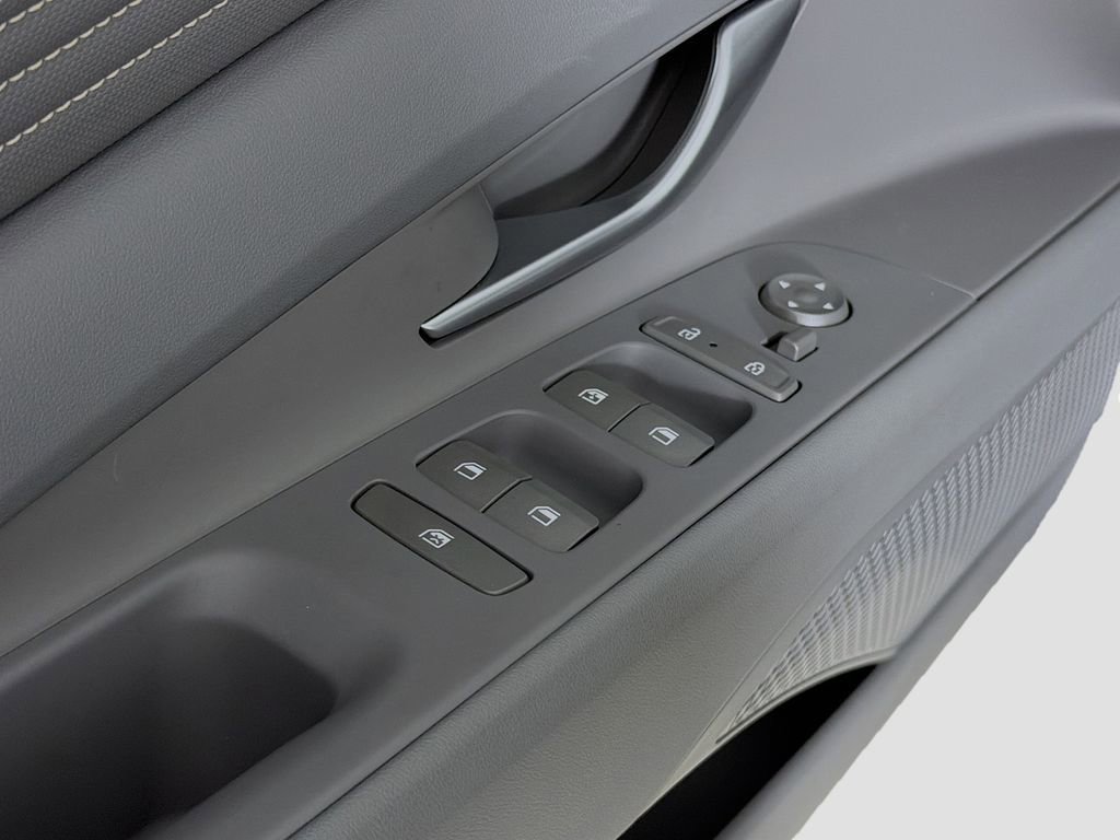 Used 2025 Hyundai Elantra Sport FWD image 20